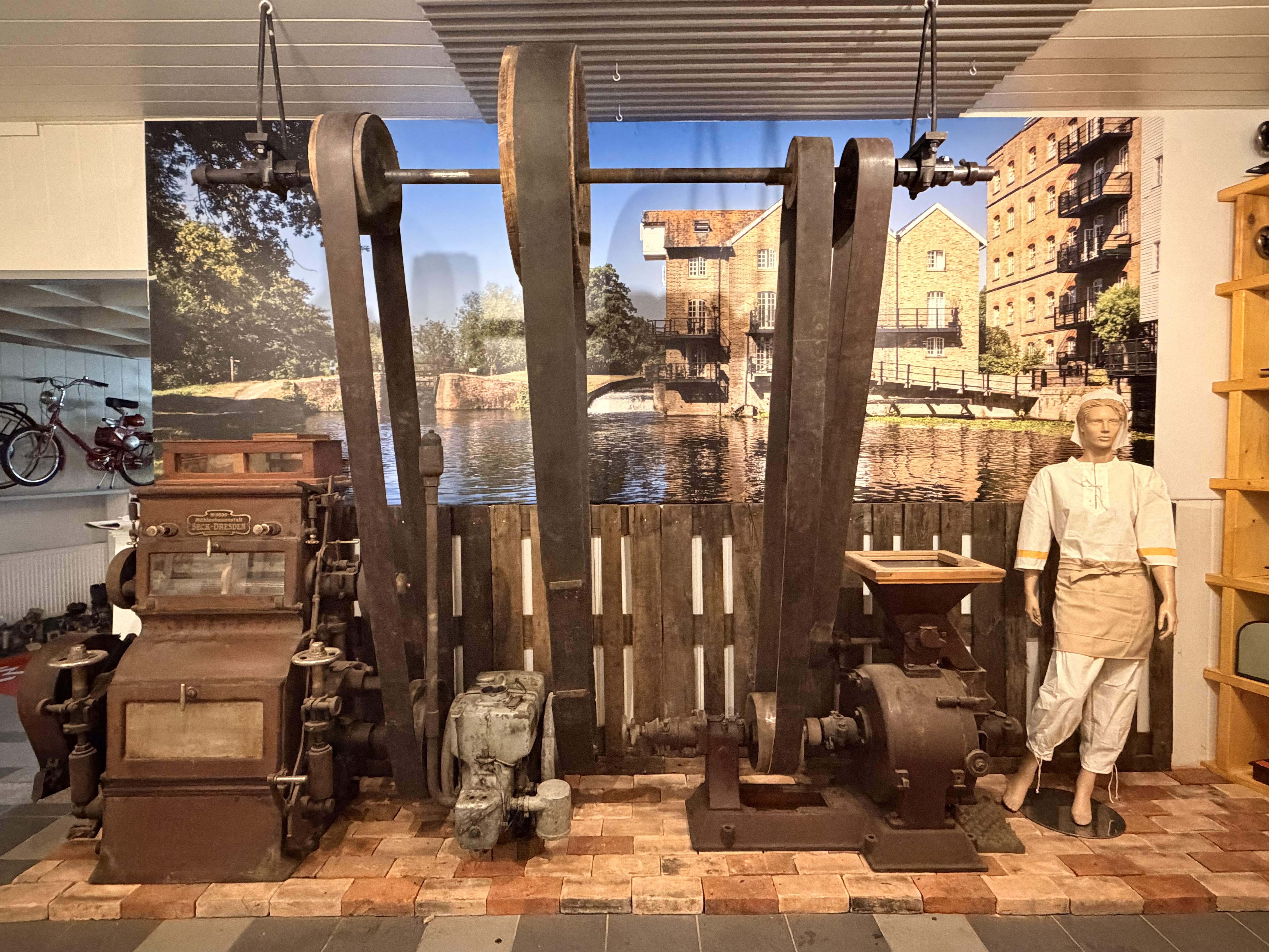 Werkzeuge und Maschinen des alten Handwerks